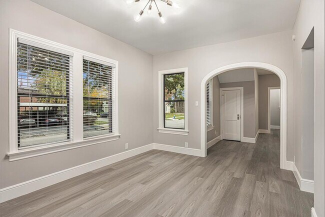 Foto del edificio - 1904 Elmen St