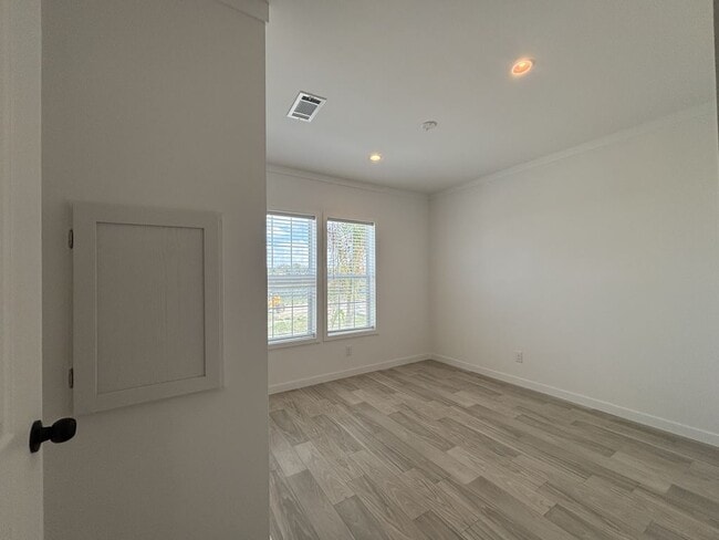 Foto del edificio - 5641 Blue Harbor Dr