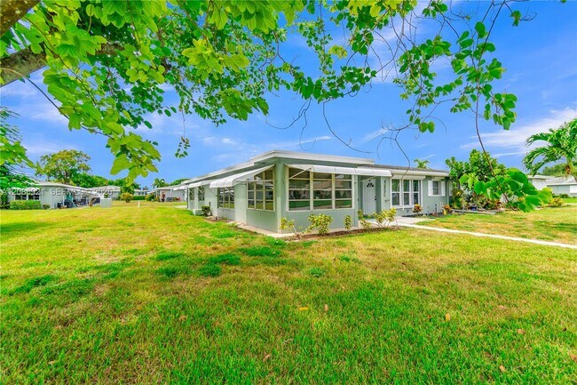 Foto del edificio - 775 North Dr