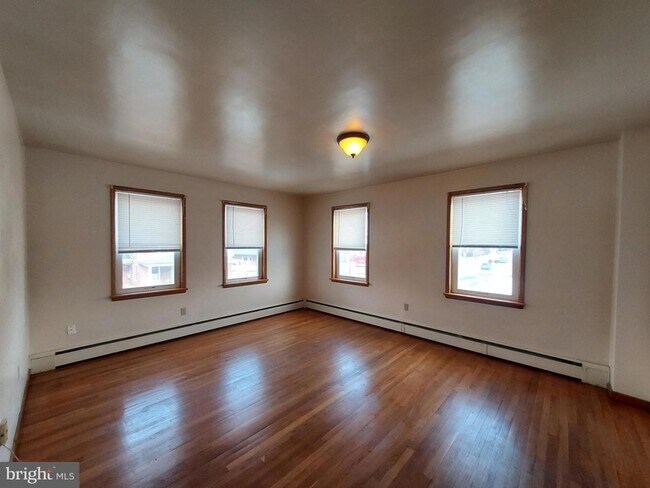 Foto del edificio - 213 Lincoln Way W
