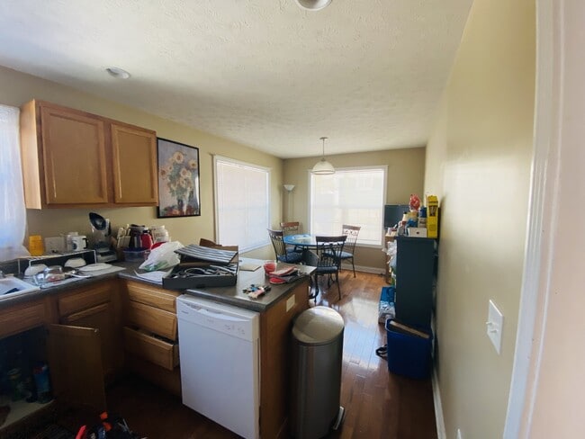 Foto del edificio - 521 E 1st St