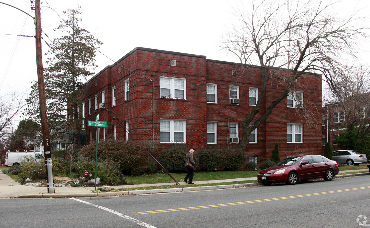 Building Photo - Luray Apartments