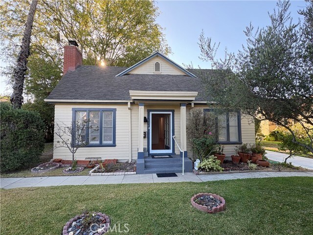 Building Photo - 894 S Los Robles Ave