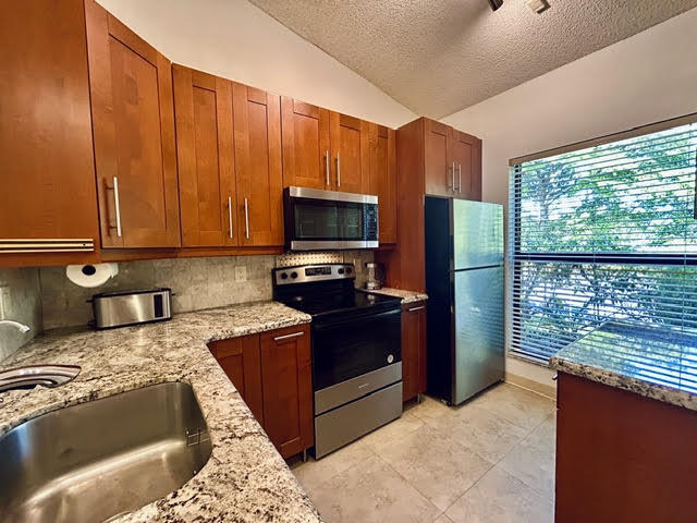 Foto del edificio - 3054 S Oakland Forest Dr