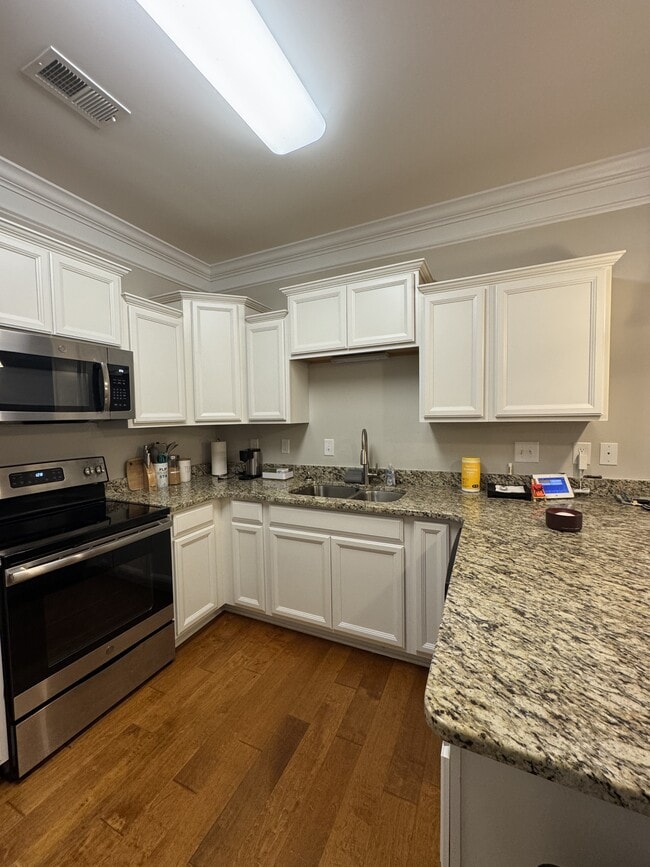 Building Photo - 624 Bonaventure Dr