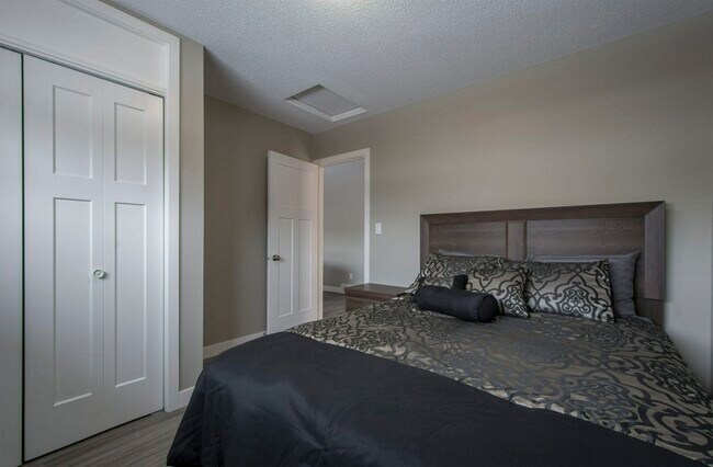 Photo du bâtiment - 9314-93108 108 Ave