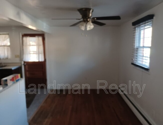 Building Photo - 416 Springdale Dr