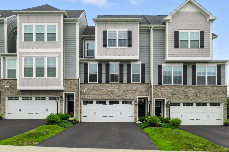Foto principal - 103 Spruce Ln
