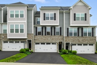 Building Photo - 103 Spruce Ln