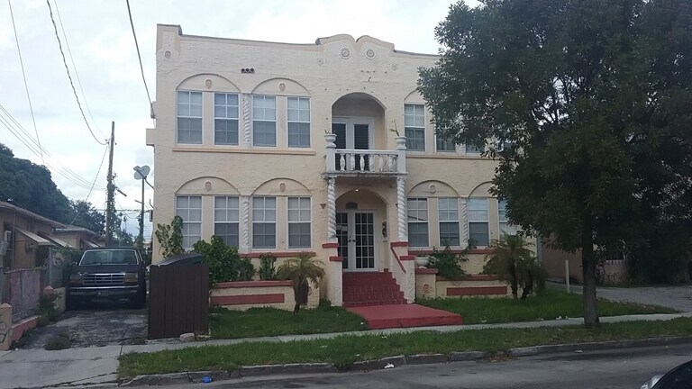 Primary Photo - 1449 SW 4th St