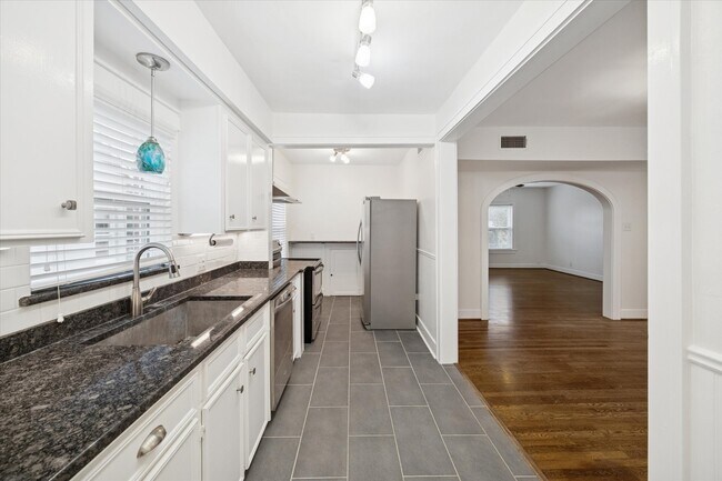 Foto del edificio - 1937 W McKinney St