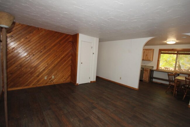 Foto del edificio - 512 Skyles Pl