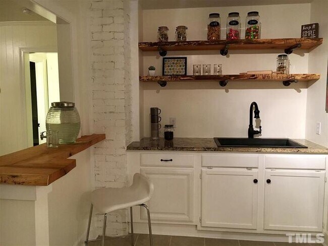 Foto del edificio - Updated single-family home in downtown Raleigh