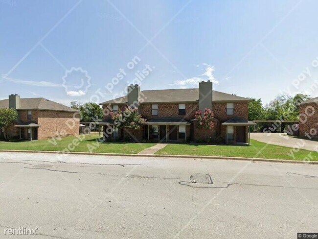 Foto del edificio - 2 br, 1.5 bath Townhome - 5933 Shadydell Dr