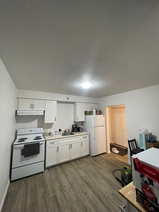 Building Photo - 29 Cassino Av