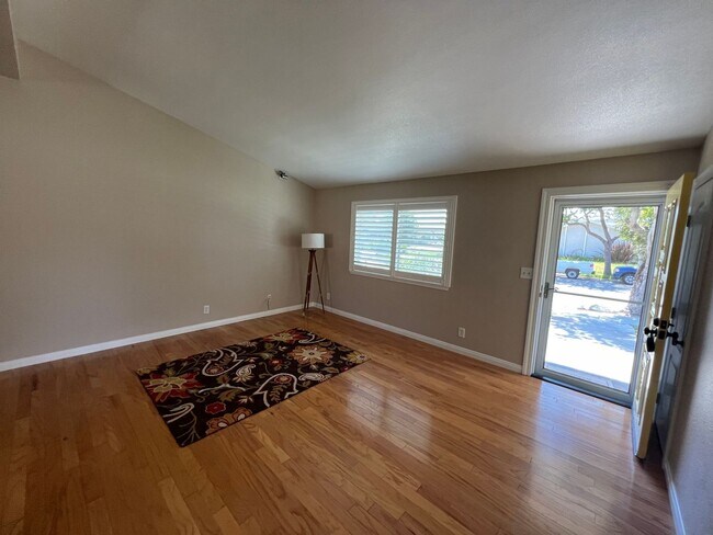Foto del edificio - Great home with a Great Family Room