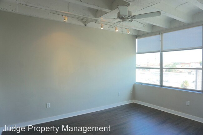 Building Photo - 2 br, 2 bath House - 104 E. Liberty Street...