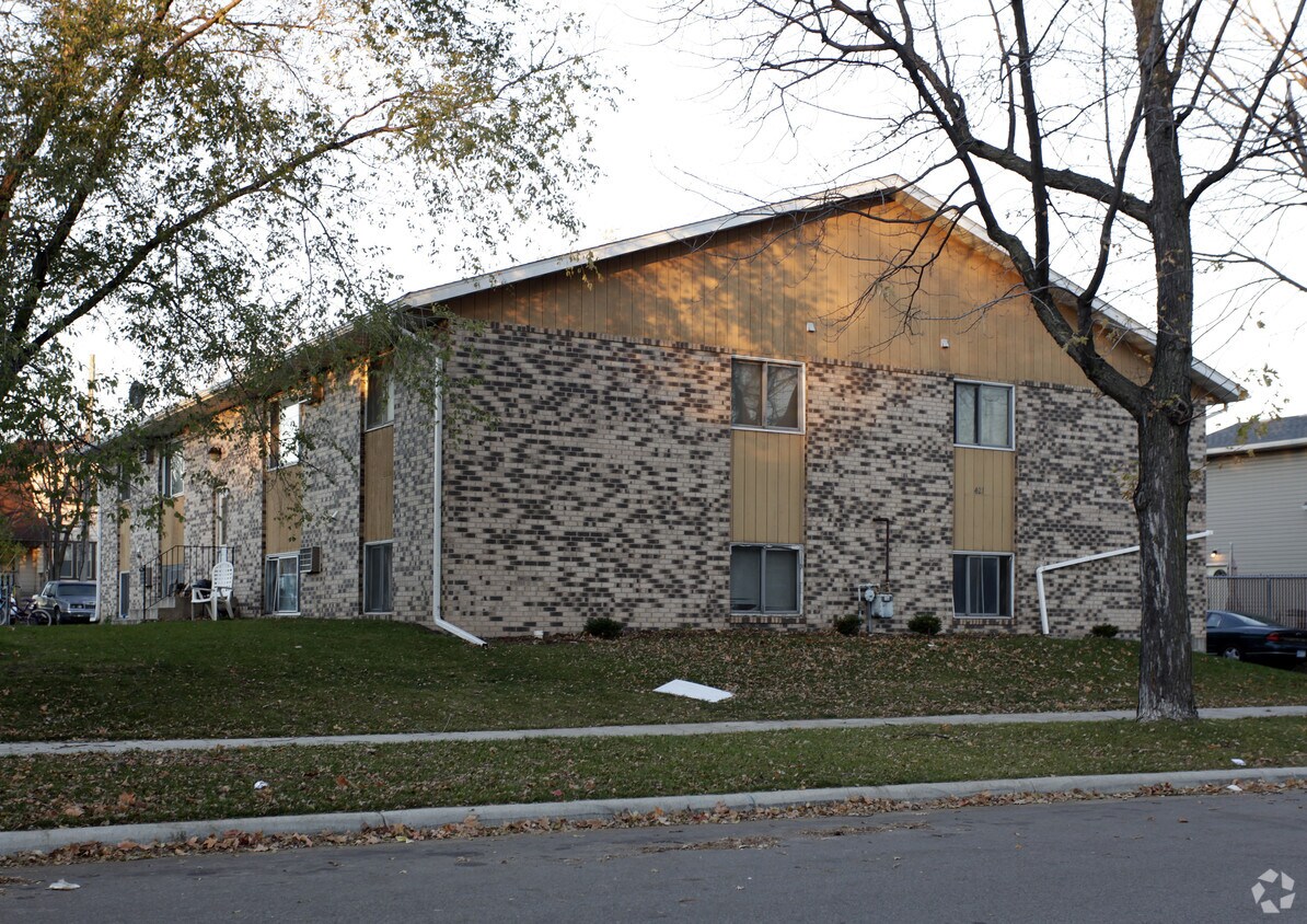 Building Photo - 421 8th Ave N