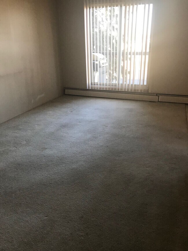 Photo du bâtiment - 1 Bed 1 Bath Unit in Red Deer, AB