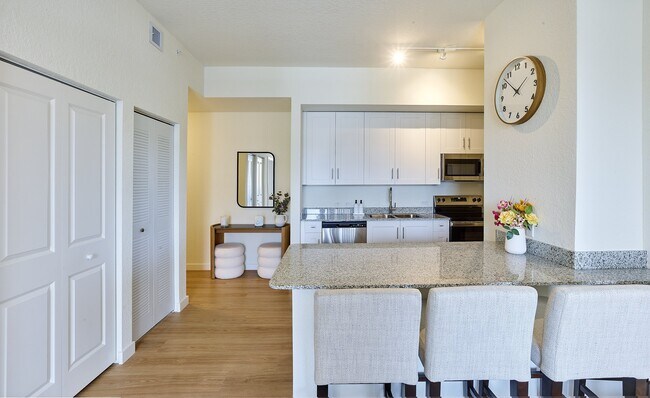 Foto del edificio - Gateway Luxury Apartments