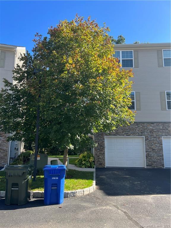 Primary Photo - 17 Riverview Ct