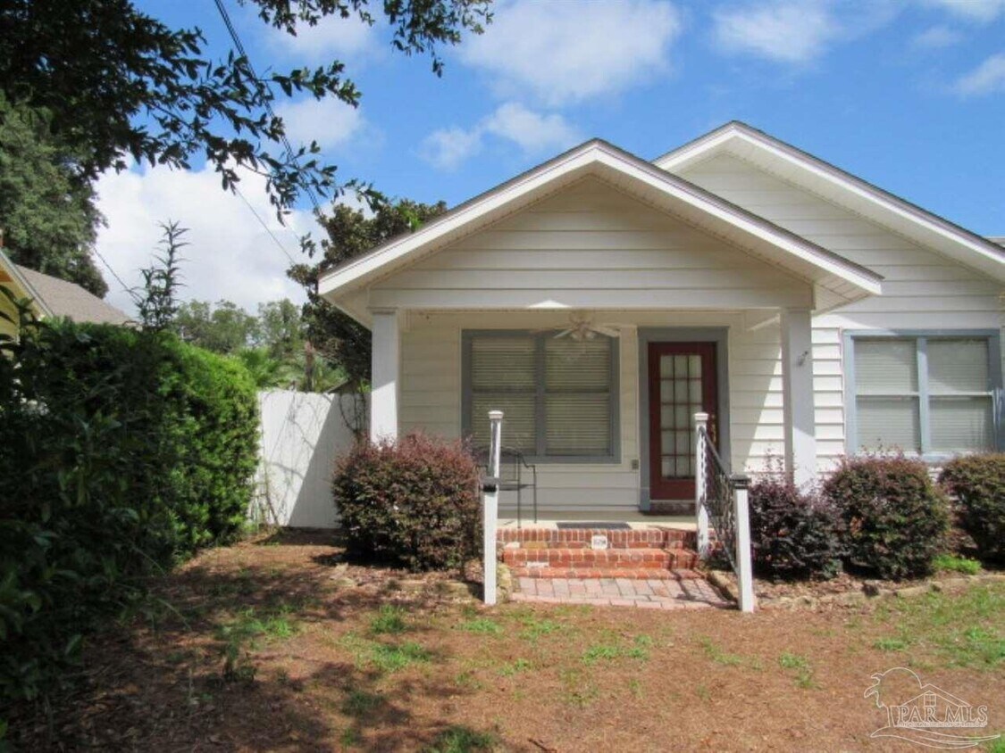 Primary Photo - 1620 E Strong St