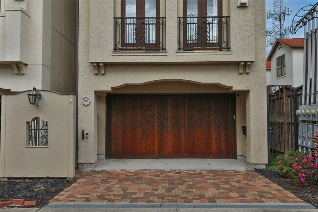 Foto del edificio - 1805 W 24th St