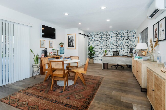 Building Photo - Pine Village