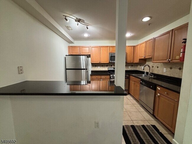 Building Photo - 116 Chariot Ct