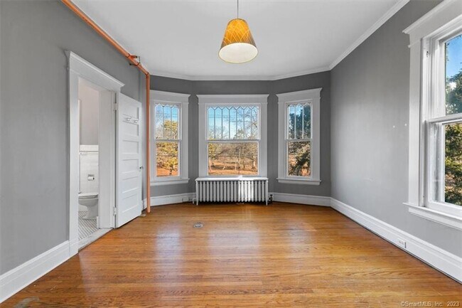 Building Photo - 98 Cold Spring St