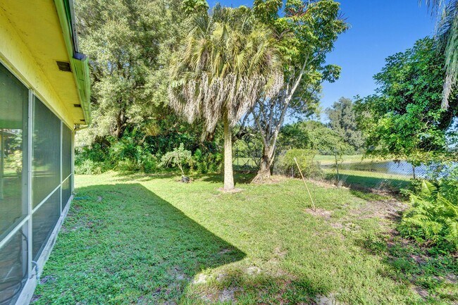 Foto del edificio - 5647 Sims Rd