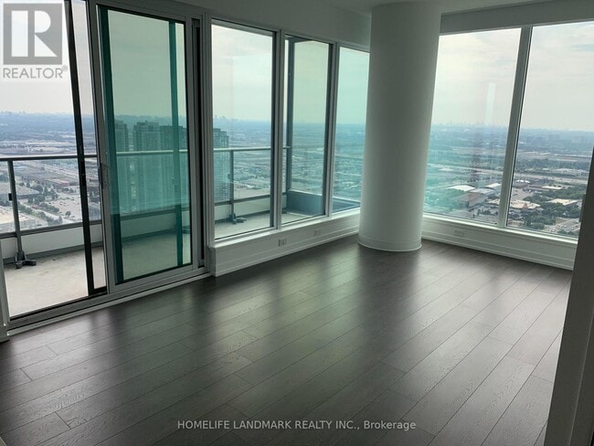 Photo du bâtiment - 950 Portage Pkwy