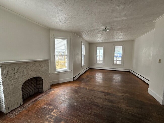 Foto del edificio - Three Bedroom Single Family House Is Now Available For Rent! Bradford PA!