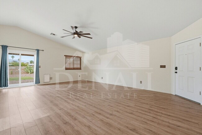 Foto del edificio - 9699 E Vendela St