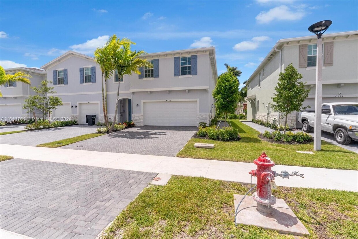Primary Photo - 4339 Pond Lily Ln
