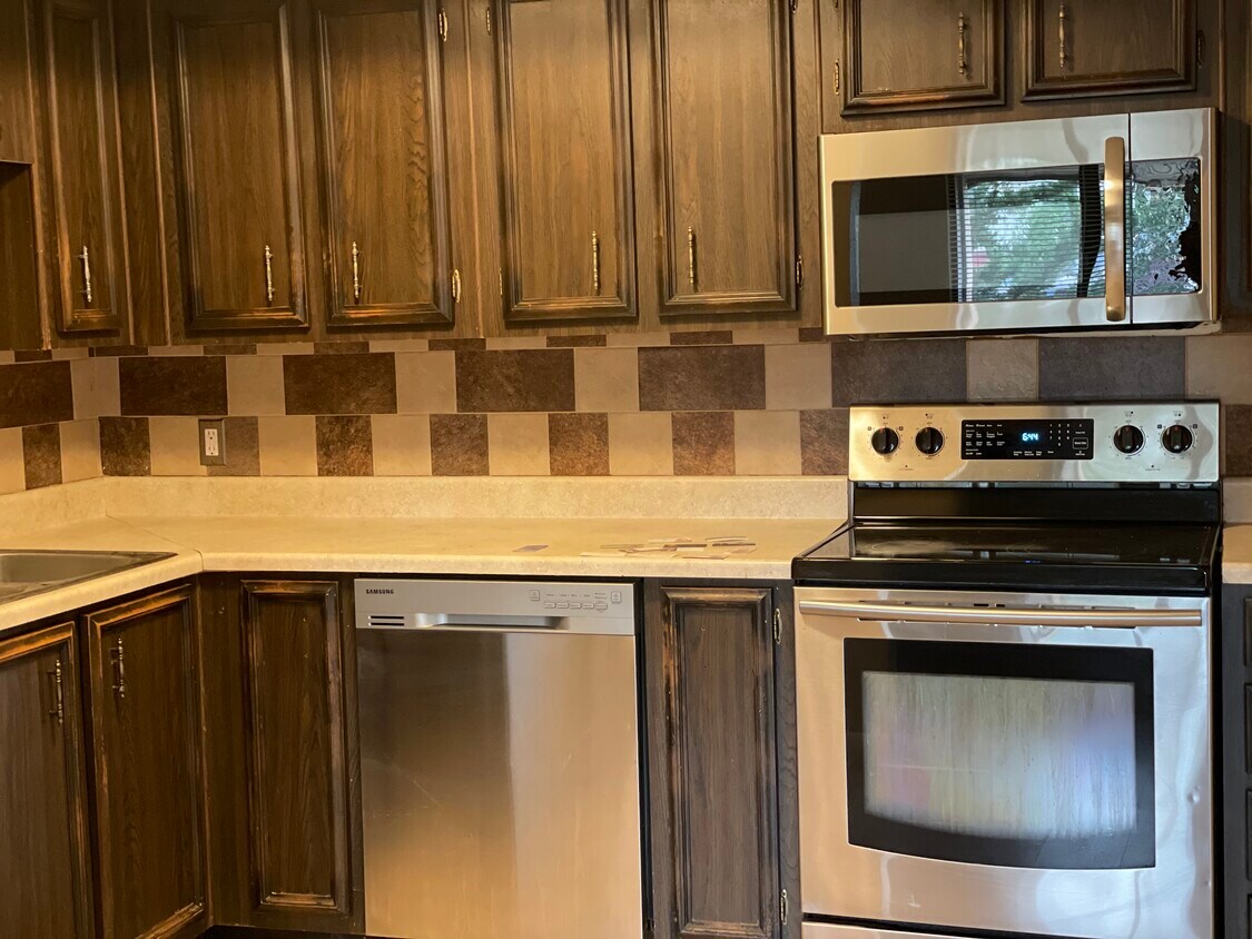 Foto principal - 921 Country Club Dr SE