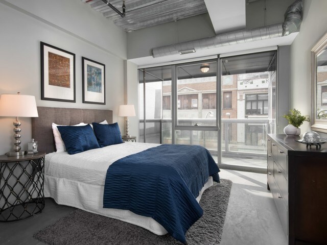Building Photo - 1109 N Milwaukee Ave