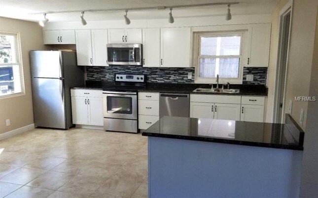 Building Photo - 8080 70th St N, Pinellas Park, FL 33781