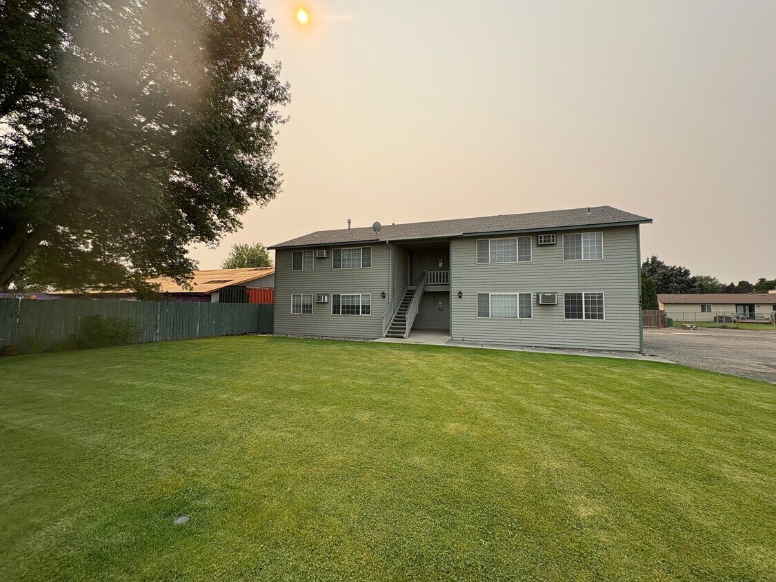 Foto principal - 740 F St SW