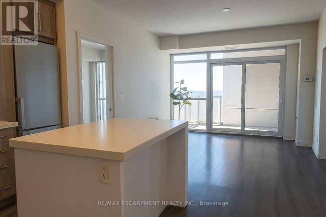 Building Photo - 2087 Fairview St