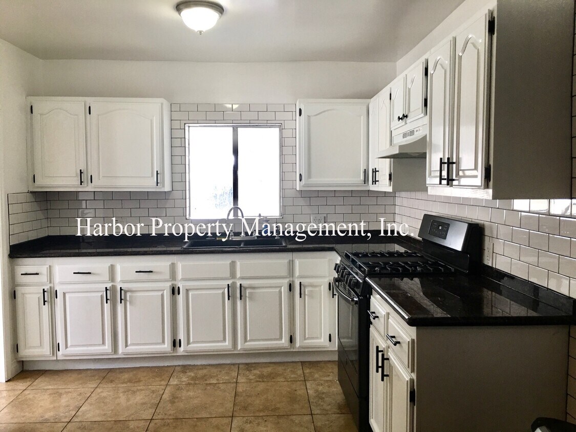 Foto principal - 467 W 21st St