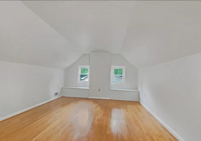 Foto del edificio - 9604 Braddock Rd