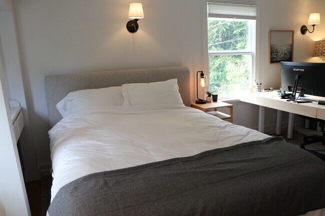 2do dormitorio/oficina - 140 NW Maywood Dr