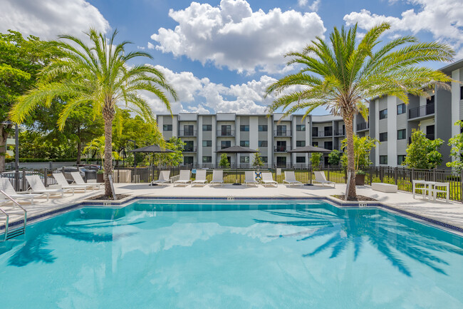 Piscina - Legacy at Tamarac