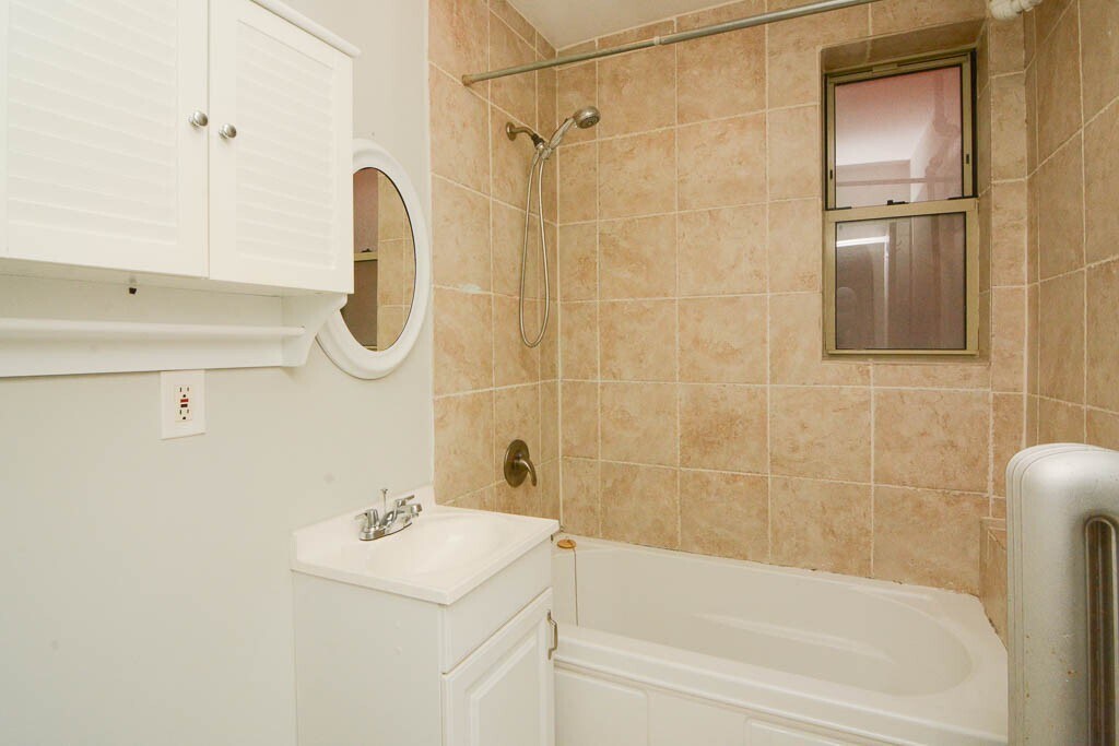 Foto principal - 547 W Surf St