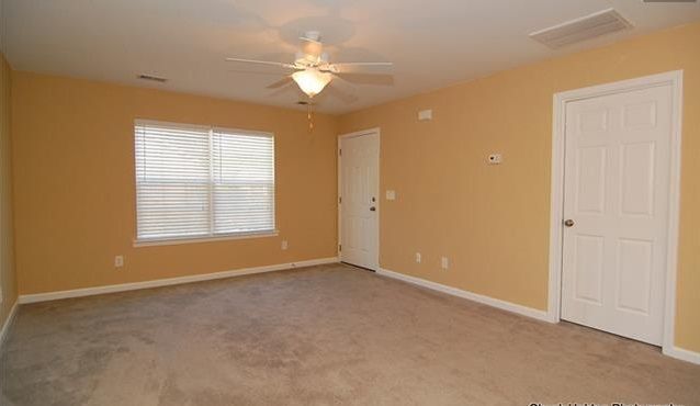 Building Photo - 104 Harvest Glen