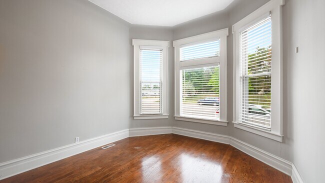 Foto del edificio - 1510 Trumbull St