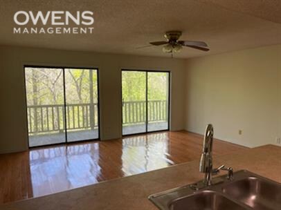 Foto del edificio - North Hall Rental Available Immediately