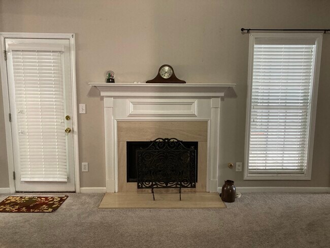 Building Photo - 215 Brookstone Point