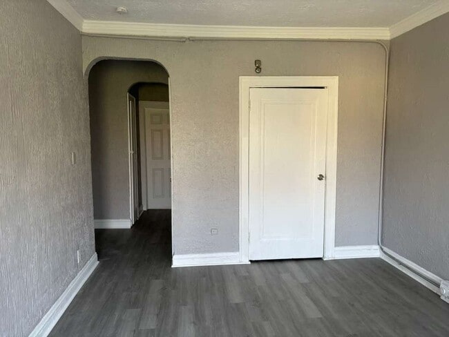 Building Photo - 848 Linn Dr